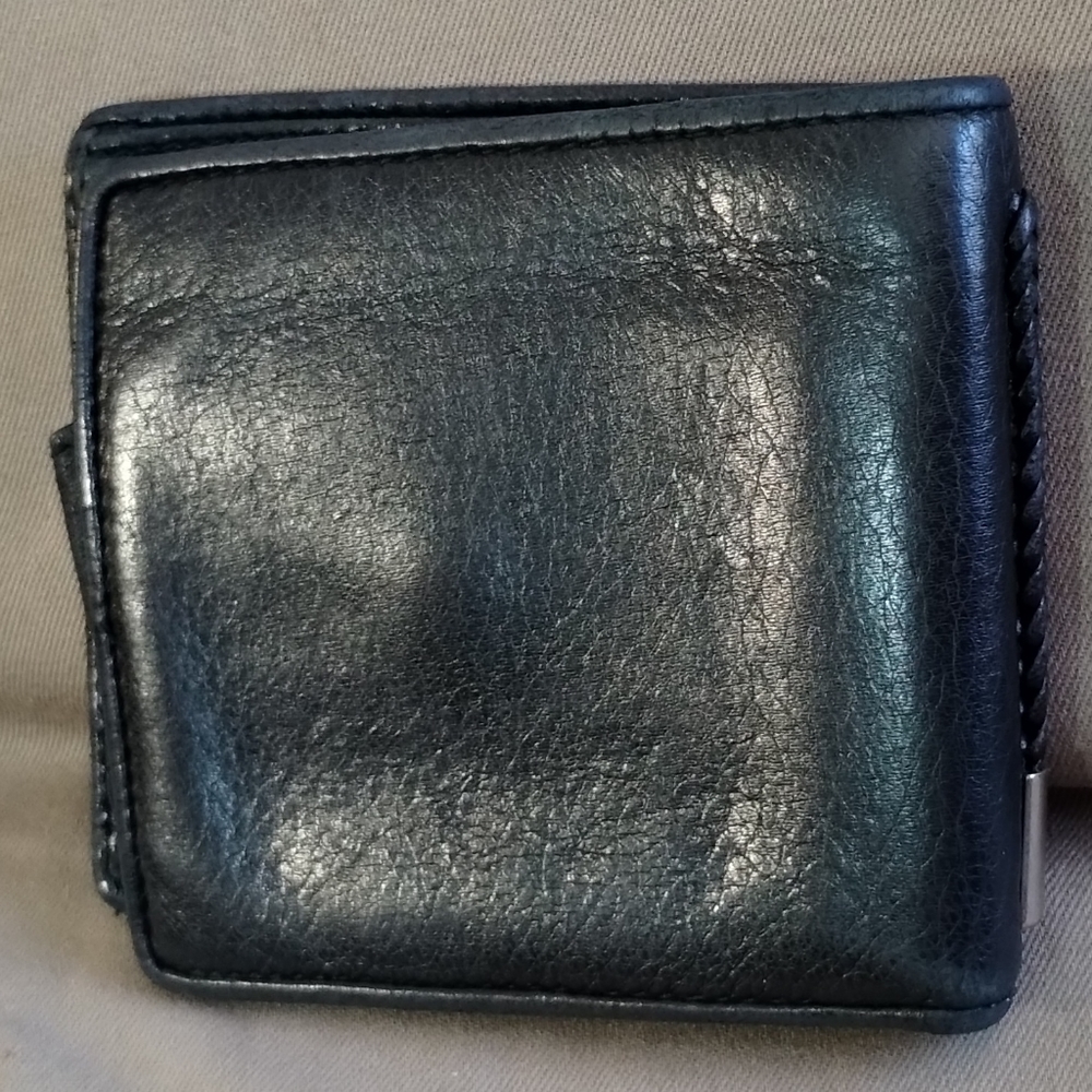 VINTAGE GUCCI SOFT BLACK LEATHER MEN'S BI-FOLD WALLET ~ AUTHENTIC - Picture 4 of 16